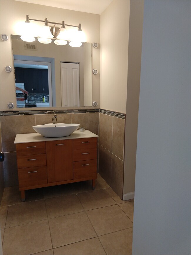 Bathroom - 4887 Via Palm Lks Unit 508