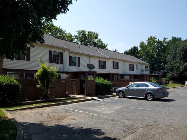 Photo - 2 Bedroom, 1.5 Baths Townhome in Candlewood Community.