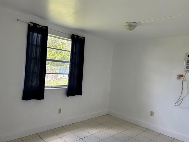 Photo - 2412 NW 19th Ave Unidad 2