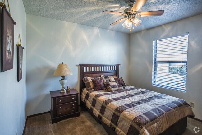 1 BR, 1 BA - 618 SF