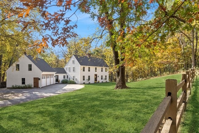 Photo - 3767 Oak Ln NE