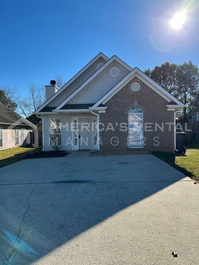Building Photo - 141 Flagstone Ln