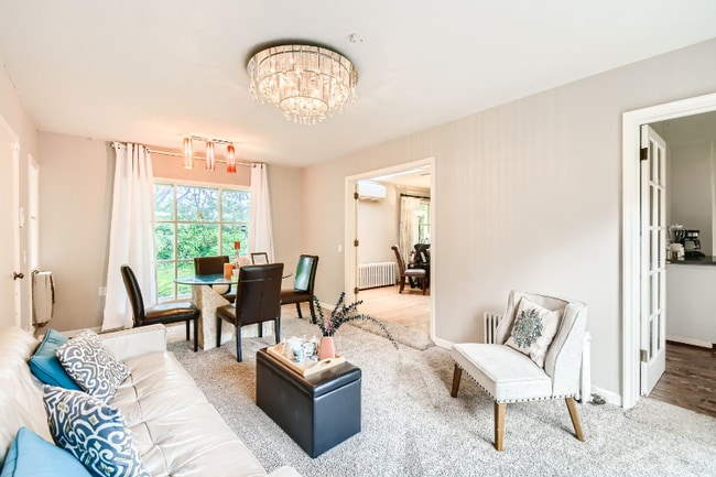 Photo - 19300 NE Halsey St