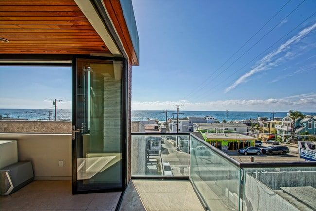 Patio Norte - 216 33rd Pl