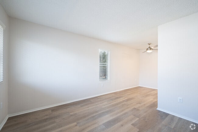 1BR, 1BA - The Lark