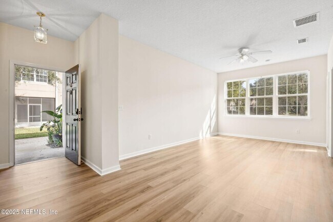 Photo - 12301 Kernan Forest Blvd Unidad 2101