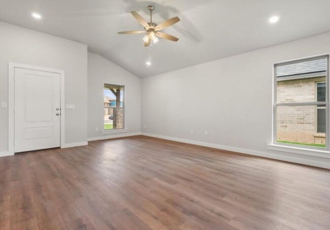 Photo - Fabulous and New! 3/2/2