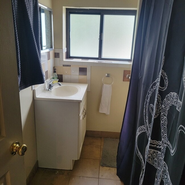 Photo - 1207 Carpenter St Unit B