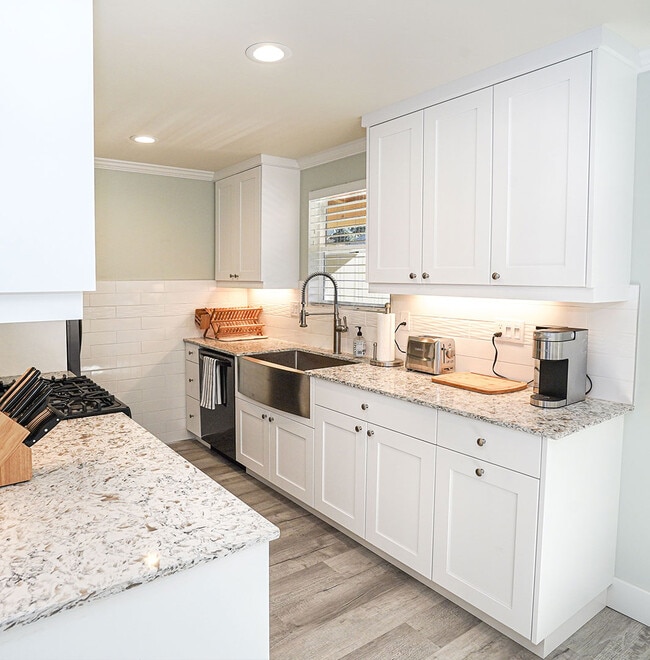 Building Photo - The Rapids on Portland Rental