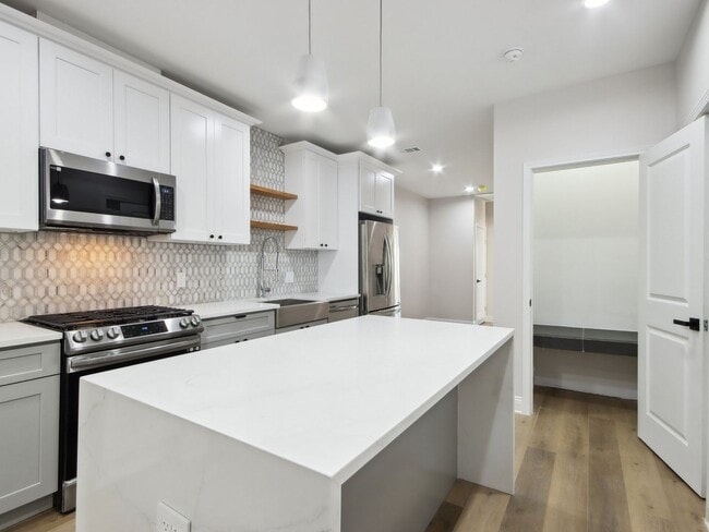 Photo - 1904 Calumet St