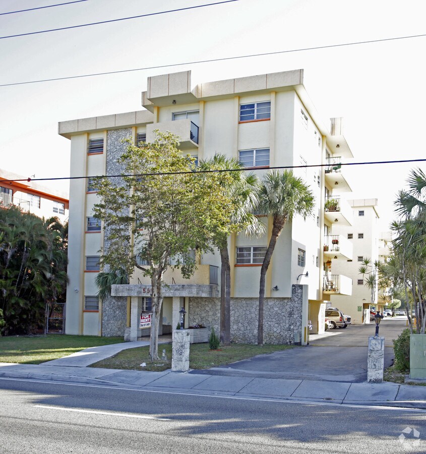 555 NW 72nd Ave - 555 NW 72nd Ave