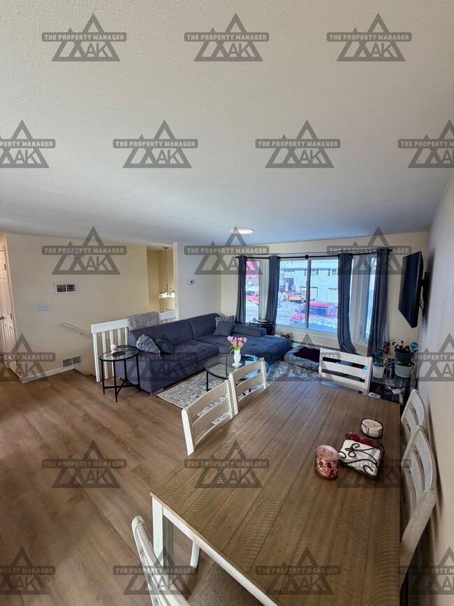 Photo - 4 Bedroom Home in Fairbanks / Washer& Dryer / Cat Friendly