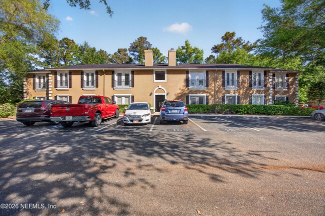 Building Photo - 13727 Richmond Park Dr N Unit 105