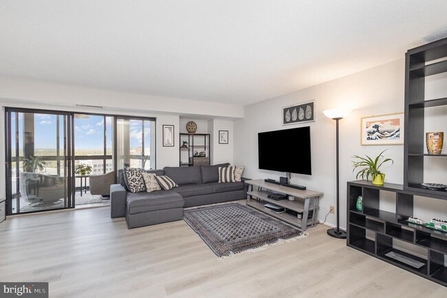 Photo - 900 N Stafford St Apartment Unit 2223
