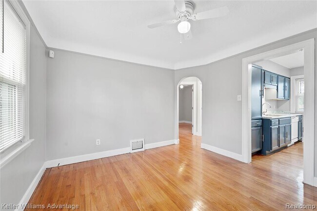 Photo - 1524 Cicotte Ave