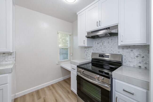 Photo - 326 E Dudley