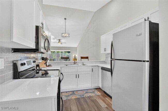 Photo - 209 Robin Hood Cir Unit 201