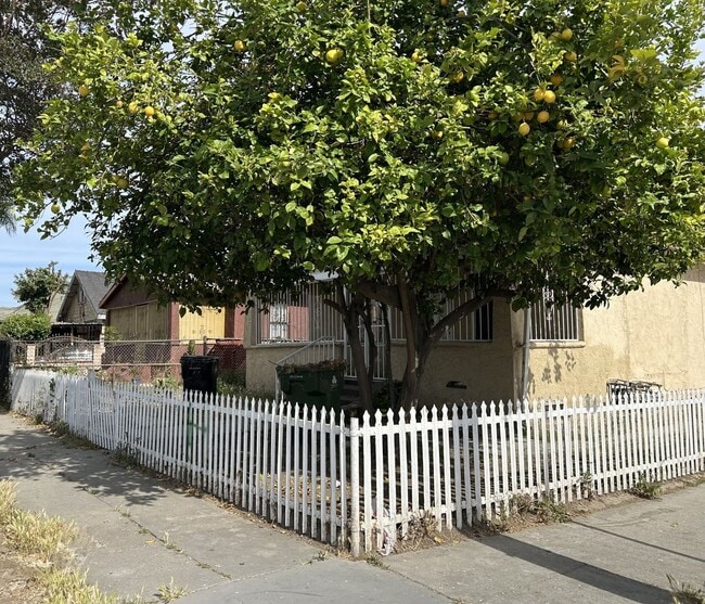 Photo - 1402 E 57th St Unidad 1402