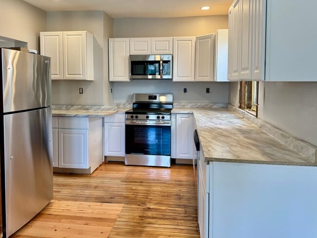 Building Photo - 70 Edwards St Unit 1 Rental