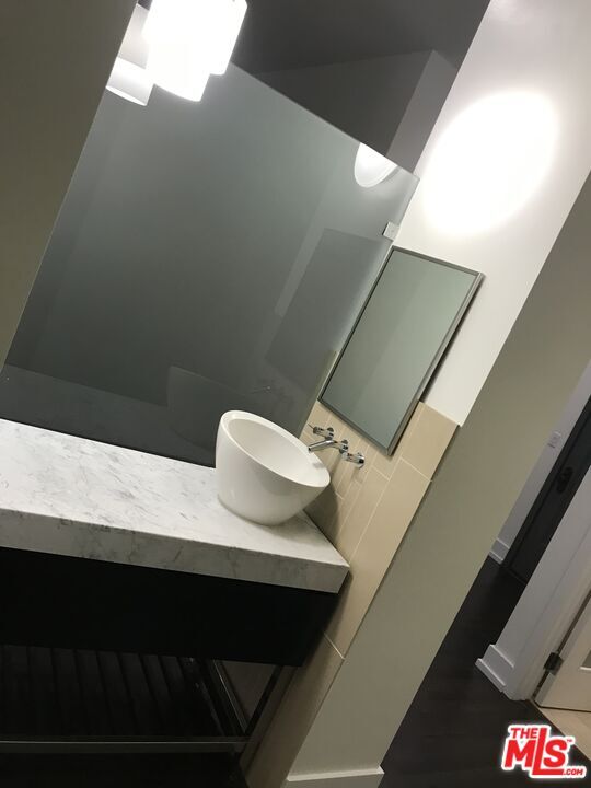 Photo - 727 W 7th St Unidad 1223