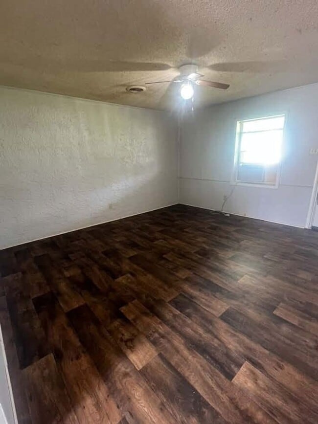 3200 Proper St