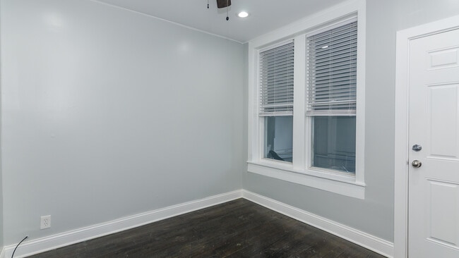 Photo - 2049 W Coulter St Unidad 1R