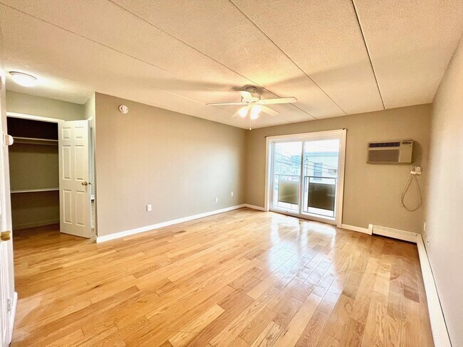 Photo - 4 Hawes St Unit 23