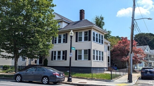 Building Photo - 506 Washington St Unit B Rental