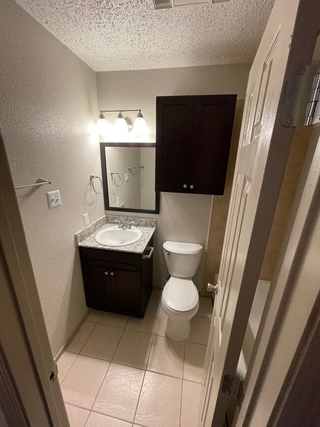 Villa West Apartments
