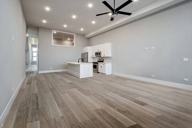 Photo - 639 W 18th St Unit 1