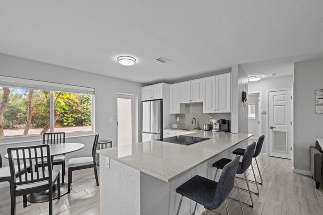 Photo - 1007 NE 9th Ct