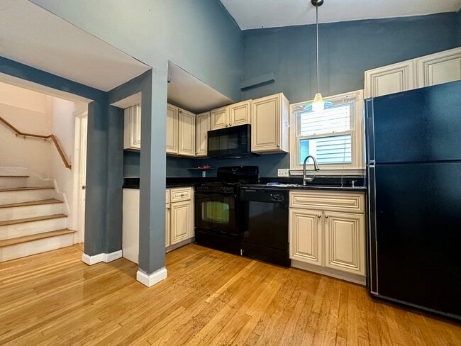 Photo - 89 Spring St Unit 3