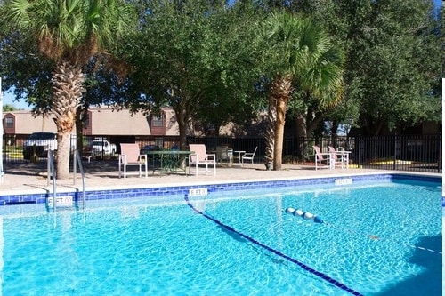 Piscina - VICTORIA GARDENS APARTMENTS