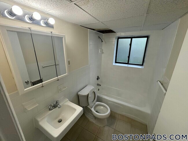 Photo - 15 Chester St Unit 1