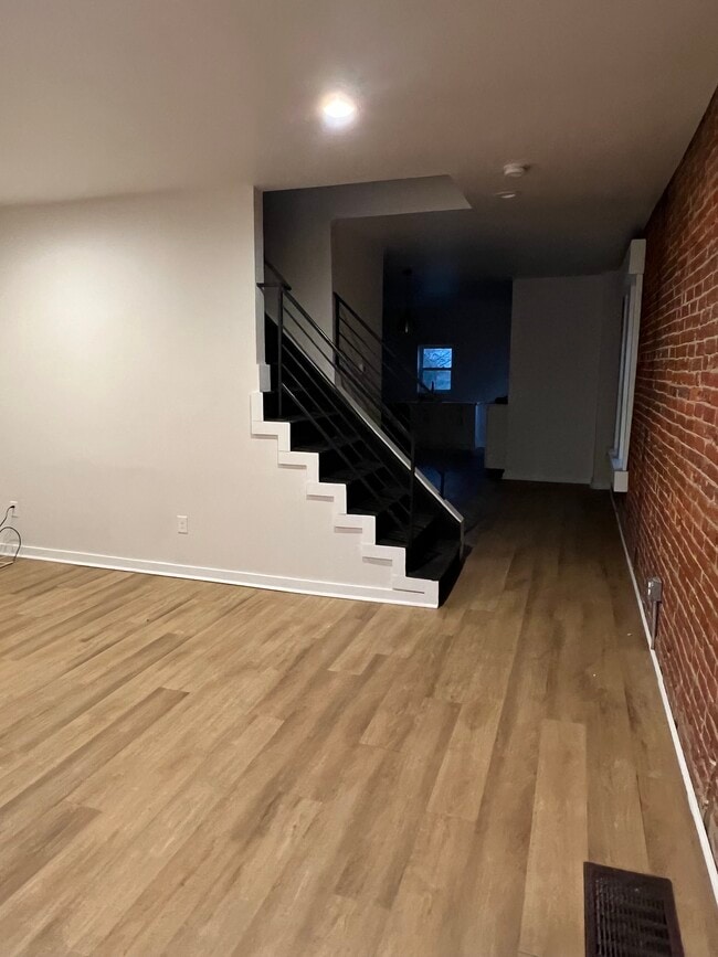 Photo - 313 E 17th Ave