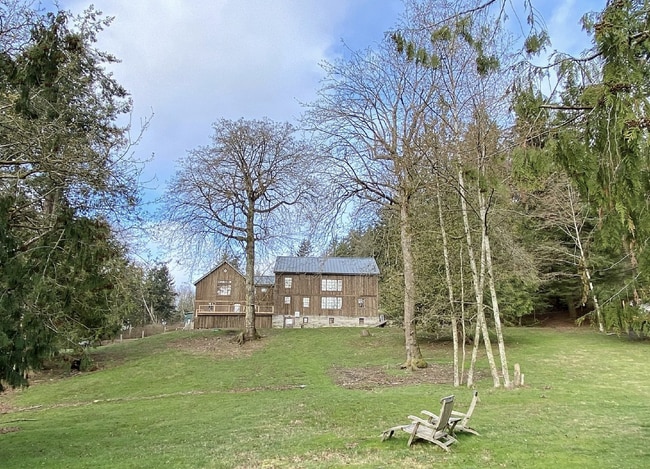 Building Photo - Orcas Landing Custom Built Luxury Home