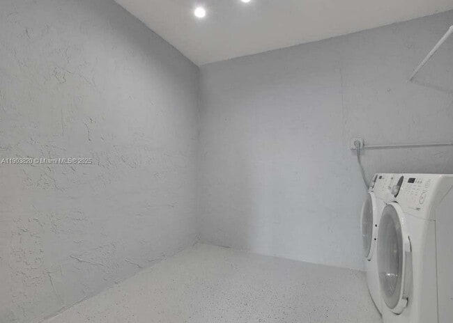 Photo - 7603 Kimberly Blvd