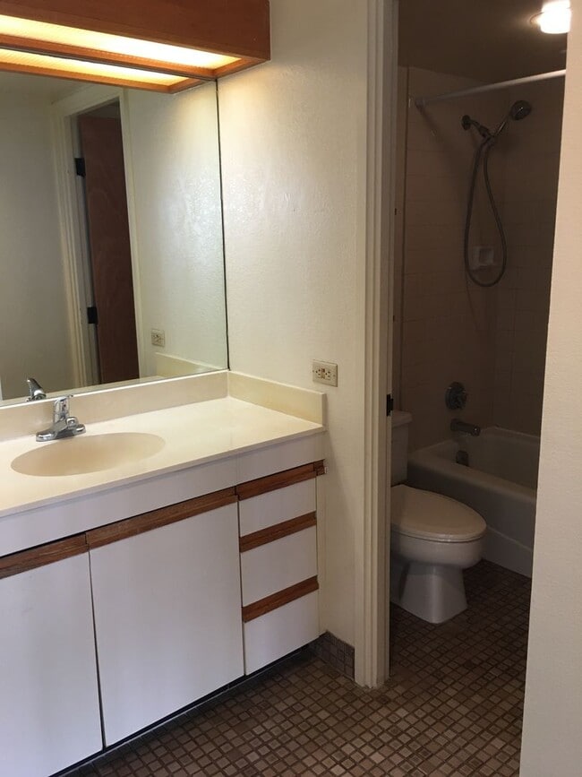 Photo - Plaza Landmark 1 bedroom 1 bath Unit 2805