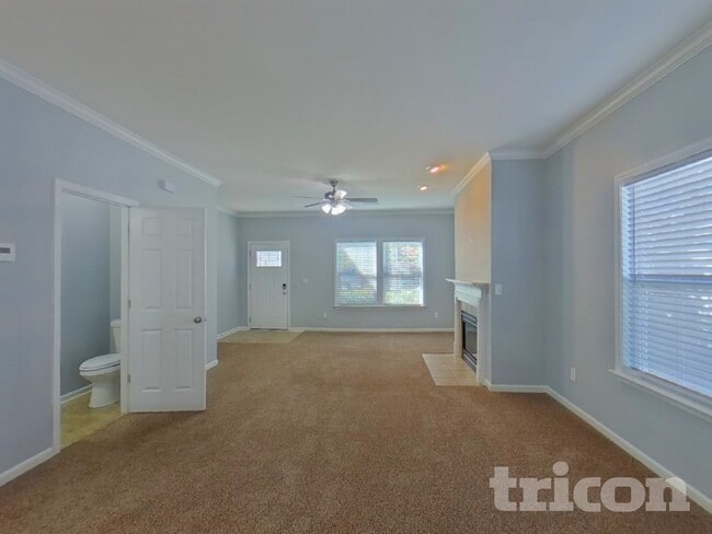 Photo - 139 Collenton Ln