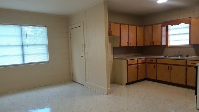 Photo - 3008 S Holly St