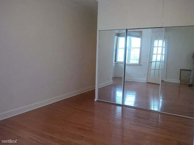 Photo - 2490 E 21st St Unidad 2