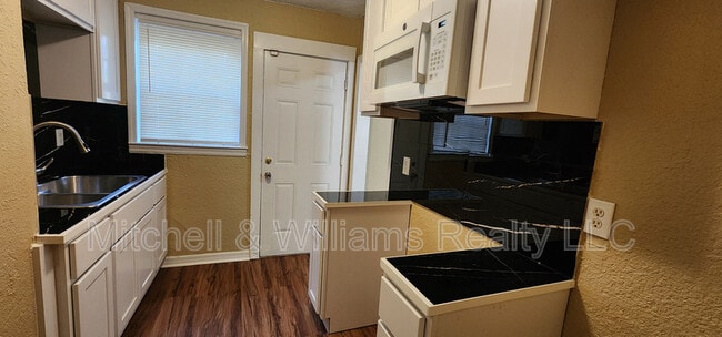 Photo - 4821 Louisa Terrace