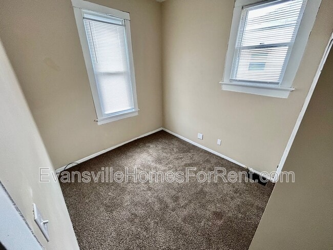 Photo - 2102 W Delaware St