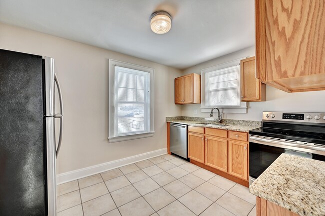 Photo - 832 St James Ave Unidad 2