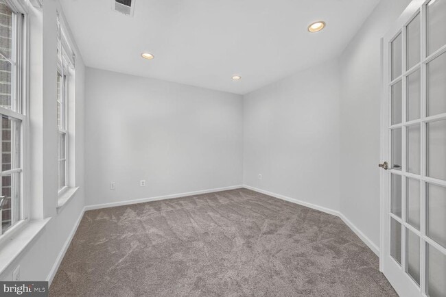 Photo - 2293 Merseyside Dr