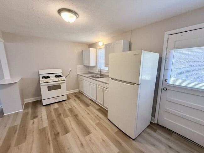 Photo - 5941 Raytown Rd