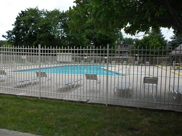 pool - 138 E Bailey Rd Unit H