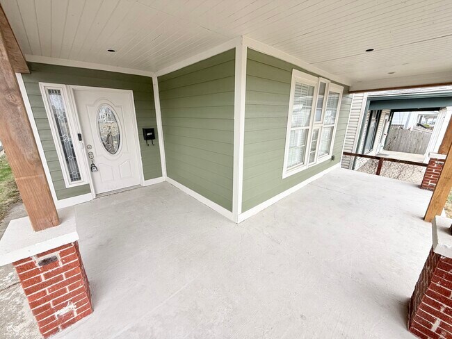 Photo - 1135 Spann Ave