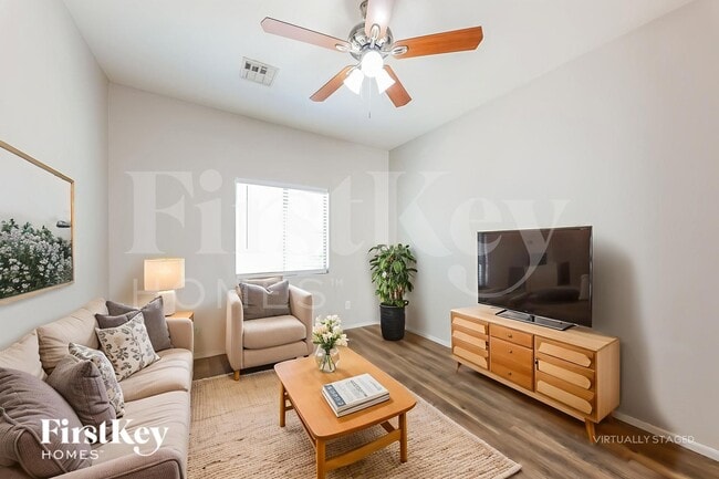 Photo - 4680 E Laurel Ave