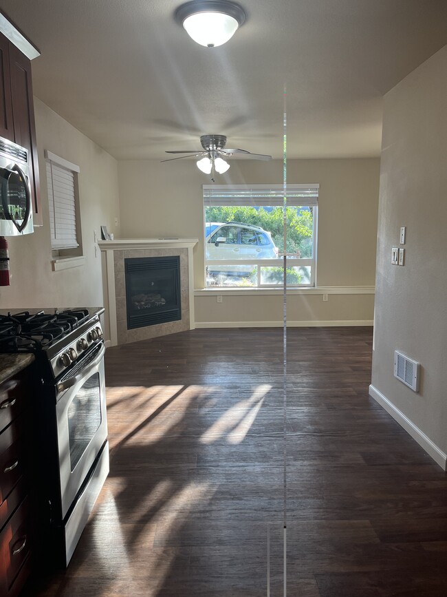 Photo - 4014 Byron Ave Unit B101